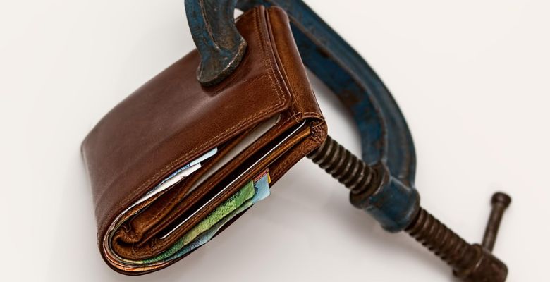 How to Travel Smart on a Tight Budget