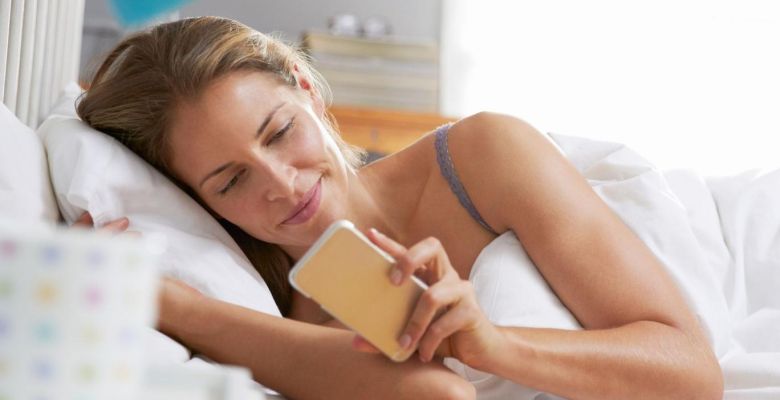 Cardiologists Warn: Never Check Your Phone First Thing in the Morning